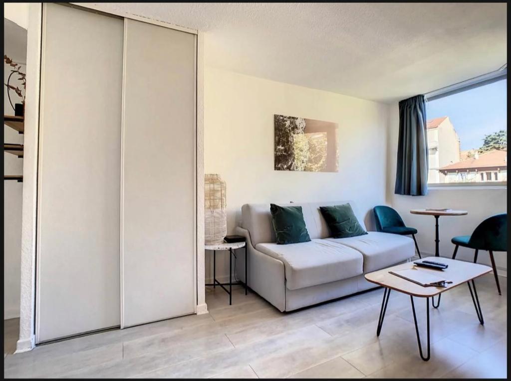 Studio Contemporain Avec Piscine Proche De La Mer Cannes Bagian luar foto