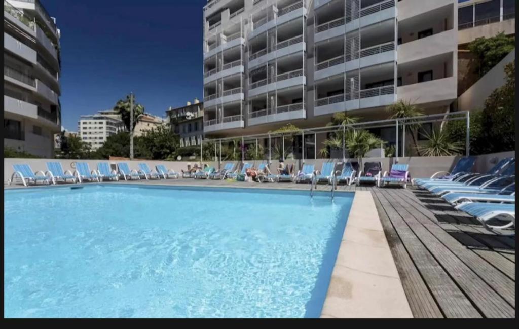 Studio Contemporain Avec Piscine Proche De La Mer Cannes Bagian luar foto